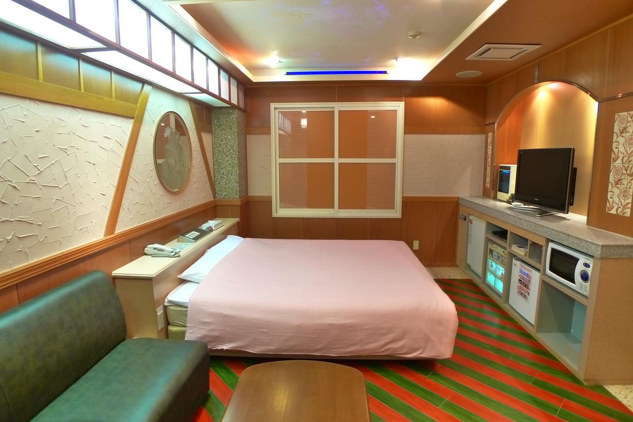 Resort Inn Golf Gotemba (Adults Only) Екстериор снимка